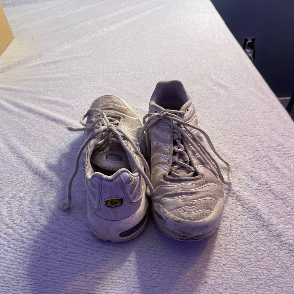 Nike Men's White Athletic Shoes